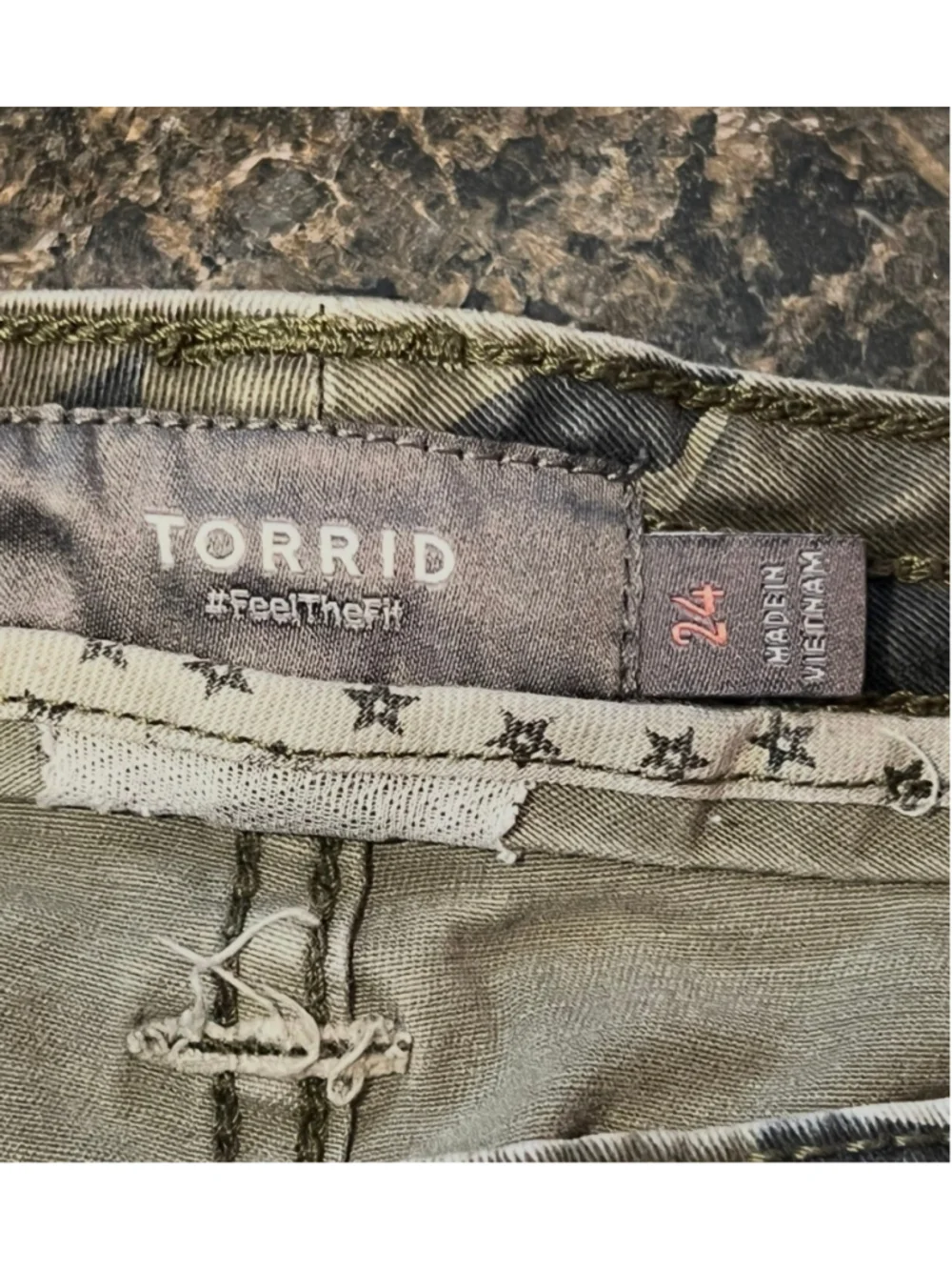 Torrid Womens Plus Green Black Camo Denim Stretch Cuffed Shorts